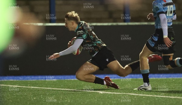 120226 - Cardiff Rugby U18 v Ospreys U18, WRU Regional Age Grade Championship Final - Alfie Selby of Ospreys races in to score try