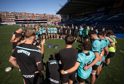 230826 - Cardiff Rugby U18 v Ospreys U18, WRU Regional Age Grade Championship - Ospreys huddle up at the end of the match