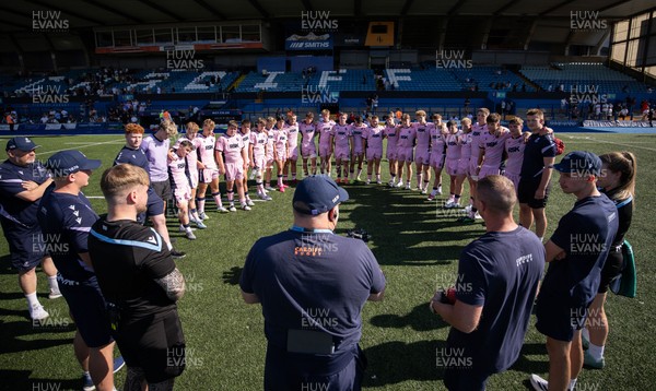 230826 - Cardiff Rugby U18 v Ospreys U18, WRU Regional Age Grade Championship - Cardiff Rugby huddle up at the end of the match