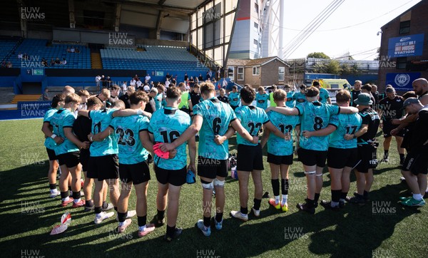 230826 - Cardiff Rugby U18 v Ospreys U18, WRU Regional Age Grade Championship - Ospreys huddle up at the end of the match