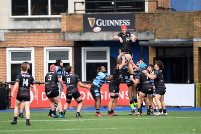 310825 - Cardiff Rugby U18s v RGC U18s - Line-out