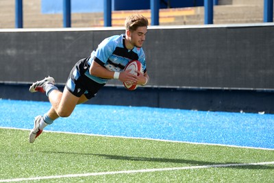 310825 - Cardiff Rugby U18s v RGC U18s - Harvey Bryant of Cardiff dives in to score a try