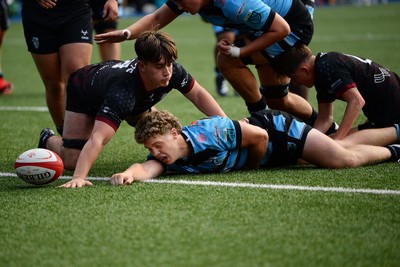 310825 - Cardiff Rugby U18s v RGC U18s - Iestyn Stephens of Cardiff pushes the ball over to score a try