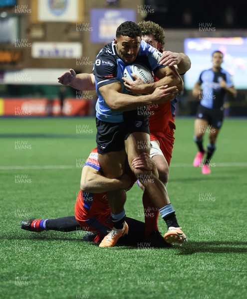 161223 - Cardiff Rugby v Bath Rugby, Investec Champions Cup - Gabriel Hamer-Webb of Cardiff Rugby powers over to score try