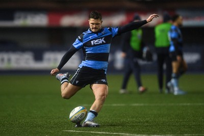 240126 - Cardiff Rugby v Benetton Rugby - United Rugby Championship - Callum Sheedy of Cardiff Rugby kicks the conversion