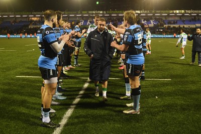 240126 - Cardiff Rugby v Benetton Rugby - United Rugby Championship - Dejected Benetton at full time