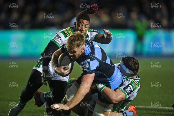 240126 - Cardiff Rugby v Benetton Rugby - United Rugby Championship - Josh McNally of Cardiff Rugby can’t force the ball over the line
