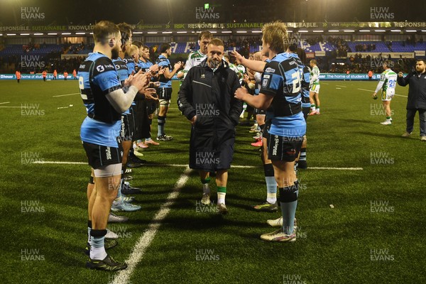 240126 - Cardiff Rugby v Benetton Rugby - United Rugby Championship - Dejected Benetton at full time