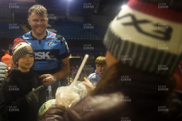240126 - Cardiff Rugby v Benetton Rugby - United Rugby Championship - Josh McNally of Cardiff Rugby with fans at full time