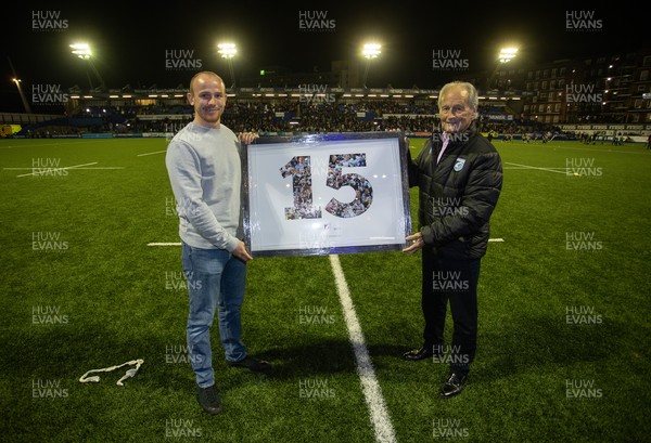 161021 - Cardiff Rugby v Cell C Sharks - United Rugby Championship - Dan Fish presented framed picture by Peter Thomas