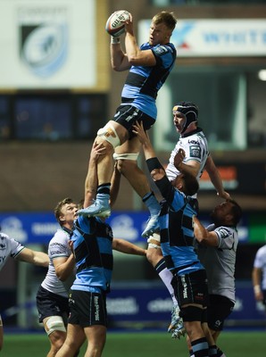 111025 - Cardiff Rugby v Connacht Rugby, United Rugby Championship - Josh McNally of Cardiff Rugby wins the line out