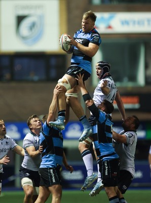 111025 - Cardiff Rugby v Connacht Rugby, United Rugby Championship - Josh McNally of Cardiff Rugby wins the line out