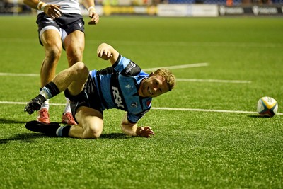 111025 - Cardiff Rugby v Connacht - United Rugby Championship - Tom Bowen of Cardiff Rugby scores a try