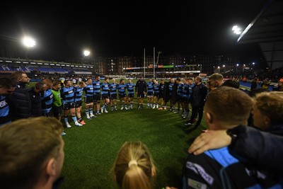 111025 - Cardiff Rugby v Connacht - United Rugby Championship - Cardiff huddle at full time