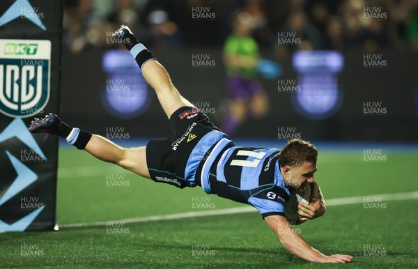 111025 - Cardiff Rugby v Connacht Rugby, United Rugby Championship -Tom Bowen of Cardiff Rugby dives in to score try