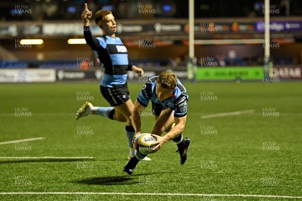 111025 - Cardiff Rugby v Connacht - United Rugby Championship - Tom Bowen of Cardiff Rugby scores a try