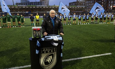 170224 - Cardiff Rugby v Connacht Rugby, United Rugby Championship - Sir Gareth Edwards leads former players and family  in tribute to legendary Cardiff, Wales and British Lions  outside half Barry John who died recently