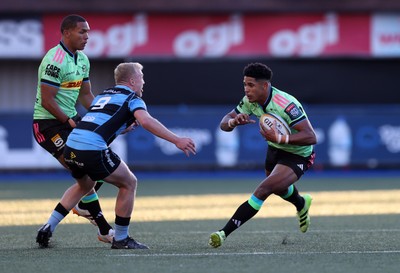 150526 - Cardiff Rugby v DHL Stormers - United Rugby Championship - Sacha Feinberg-Mngomezulu of Stormers is tackled by Johan Mulder of Cardiff 