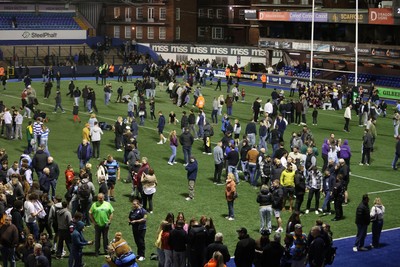 150526 - Cardiff Rugby v DHL Stormers - United Rugby Championship - Fans on the field after the game