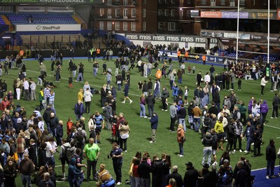 150526 - Cardiff Rugby v DHL Stormers - United Rugby Championship - Fans on the field after the game