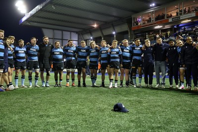 150526 - Cardiff Rugby v DHL Stormers - United Rugby Championship - Cardiff team huddle