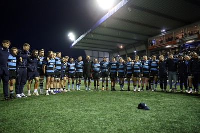 150526 - Cardiff Rugby v DHL Stormers - United Rugby Championship - Cardiff team huddle