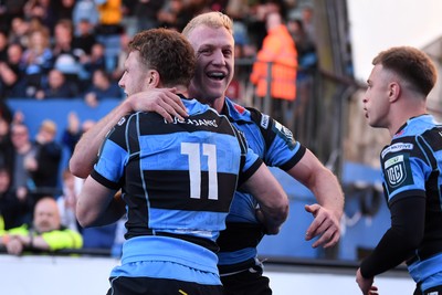 150526 - Cardiff Rugby v DHL Stormers - United Rugby Championship - Tom Bowen of Cardiff Rugby celebrates scoring a try with team mates