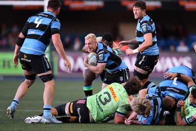 150526 - Cardiff Rugby v DHL Stormers - United Rugby Championship - Johan Mulder of Cardiff Rugby is challenged by Neethling Fouche of Stormers