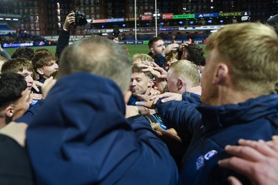 150526 - Cardiff Rugby v DHL Stormers - United Rugby Championship - Leigh Halfpenny of Cardiff Rugby in his sides team huddle at full time 