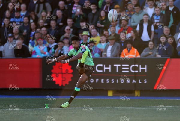 150526 - Cardiff Rugby v DHL Stormers - United Rugby Championship - Sacha Feinberg-Mngomezulu of Stormers kicks the conversion