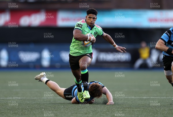 150526 - Cardiff Rugby v DHL Stormers - United Rugby Championship - Sacha Feinberg-Mngomezulu of Stormers gets past Rory Jennings of Cardiff 