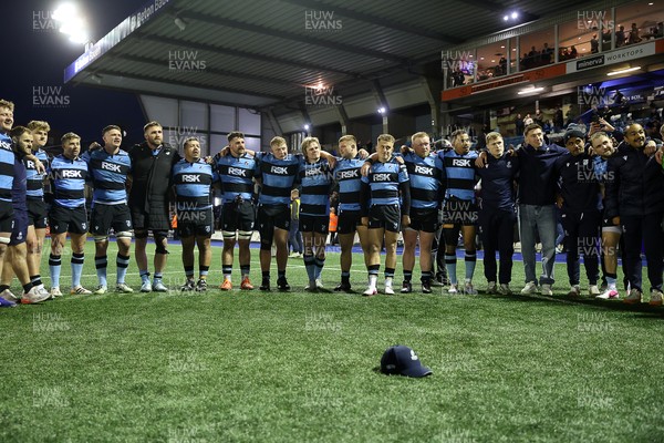 150526 - Cardiff Rugby v DHL Stormers - United Rugby Championship - Cardiff team huddle