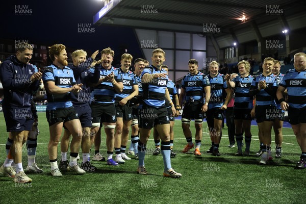 150526 - Cardiff Rugby v DHL Stormers - United Rugby Championship - Leigh Halfpenny in the Cardiff team huddle at full time