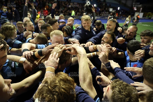 150526 - Cardiff Rugby v DHL Stormers - United Rugby Championship - Leigh Halfpenny in the Cardiff team huddle at full time