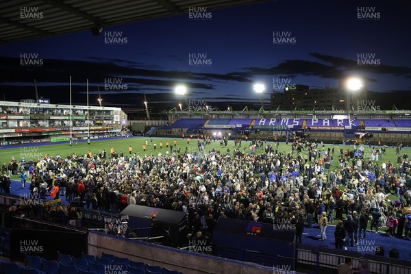 150526 - Cardiff Rugby v DHL Stormers - United Rugby Championship - Fans on the field at full time