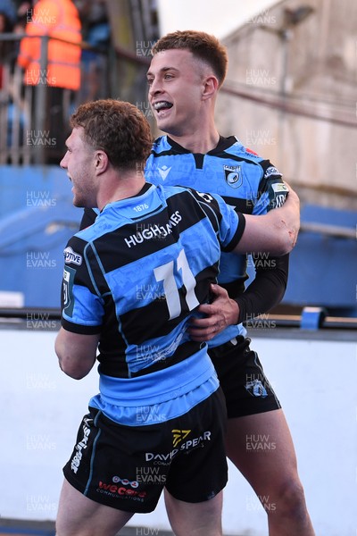 150526 - Cardiff Rugby v DHL Stormers - United Rugby Championship - Tom Bowen of Cardiff Rugby celebrates scoring a try with team mates
