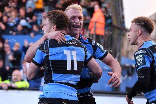 150526 - Cardiff Rugby v DHL Stormers - United Rugby Championship - Tom Bowen of Cardiff Rugby celebrates scoring a try with team mates
