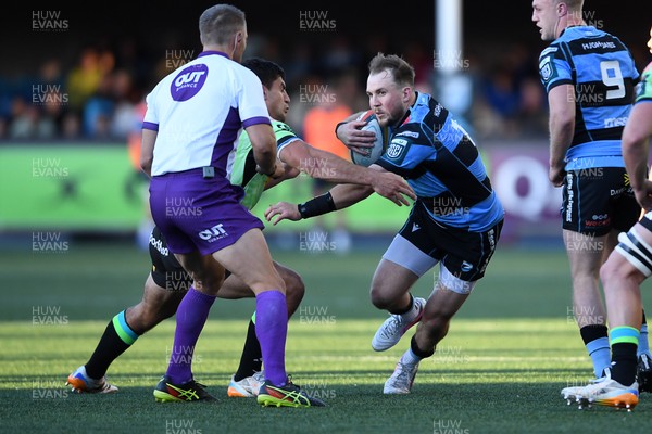 150526 - Cardiff Rugby v DHL Stormers - United Rugby Championship - Ioan Lloyd of Cardiff Rugby is challenged by Sacha Feinberg-Mngomezulu of Stormers