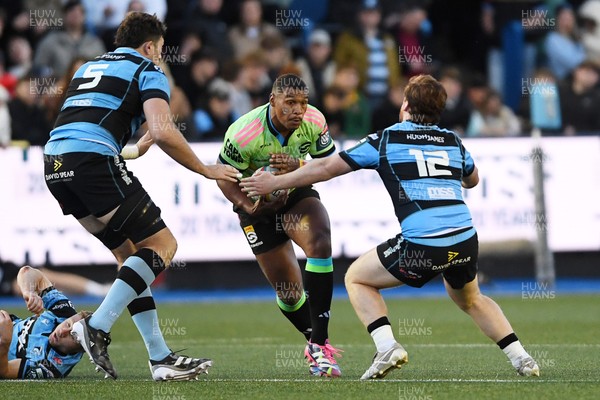 150526 - Cardiff Rugby v DHL Stormers - United Rugby Championship - Damian Willemse of Stormers is challenged by Rory Jennings of Cardiff Rugby