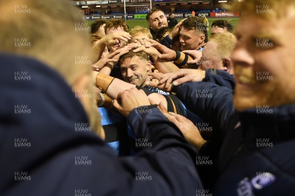 150526 - Cardiff Rugby v DHL Stormers - United Rugby Championship - Leigh Halfpenny of Cardiff Rugby in his sides team huddle at full time 