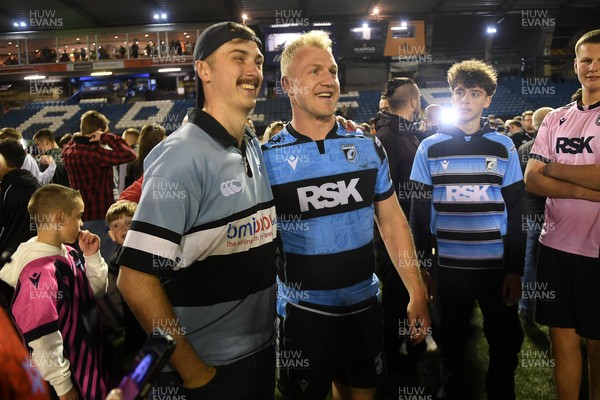 150526 - Cardiff Rugby v DHL Stormers - United Rugby Championship - Johan Mulder of Cardiff Rugby with fans at full time