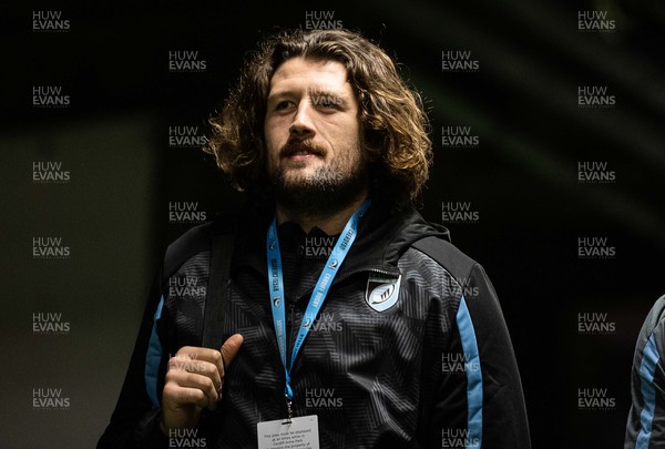 221022 - Cardiff Rugby v DHL Stormers - BKT United Rugby Championship - Rory Thornton of Cardiff arrives at the stadium