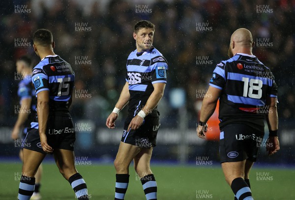 221022 - Cardiff Rugby v DHL Stormers - BKT United Rugby Championship - Rhys Priestland of Cardiff celebrates at full time