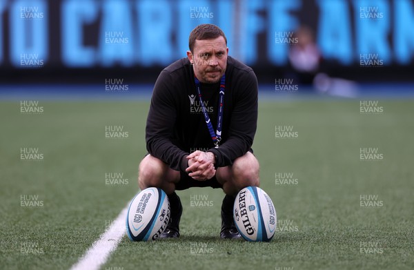 261223 - Cardiff Rugby v Dragons RFC - United Rugby Championship - Cardiff Coach Richie Rees 