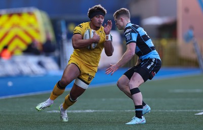 261225 - Cardiff Rugby v Dragons RFC, United Rugby Championship - Fine Inisi of Dragons RFC breaks away