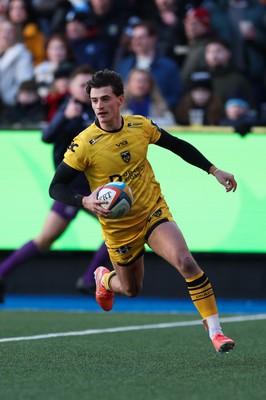 261225 - Cardiff Rugby v Dragons RFC, United Rugby Championship - Che Hope of Dragons RFC runs in his second try