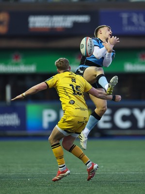 261225 - Cardiff Rugby v Dragons RFC, United Rugby Championship - Cam Winnett of Cardiff Rugby and Angus O’Brien of Dragons RFC compete for the ball