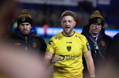 261225 - Cardiff Rugby v Dragons RFC, United Rugby Championship - Angus O’Brien of Dragons RFC speaks to the players at the end of the match