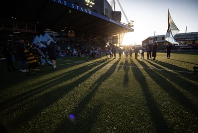 261225 - Cardiff Rugby v Dragons RFC, United Rugby Championship - Long shadows in the afternoon sun from the guard of honour