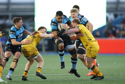 261225 - Cardiff Rugby v Dragons RFC, United Rugby Championship - Taulupe Faletau of Cardiff Rugby looks to break the Dragons defence